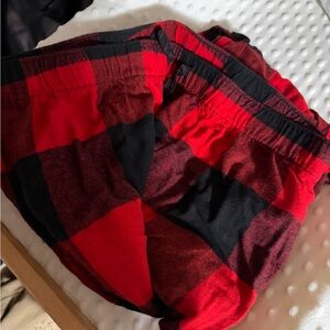 Old Navy Red and Black Plaid Mens pajama pants large
